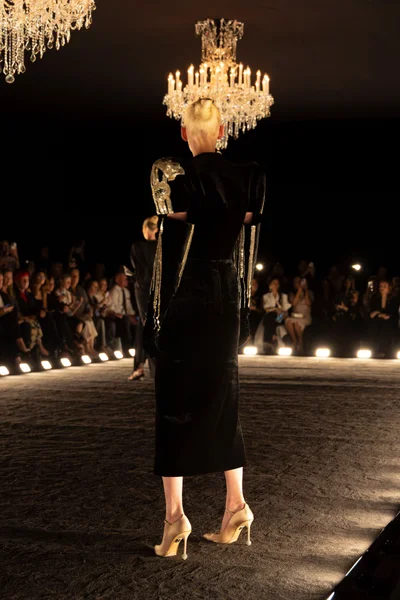 Look 3